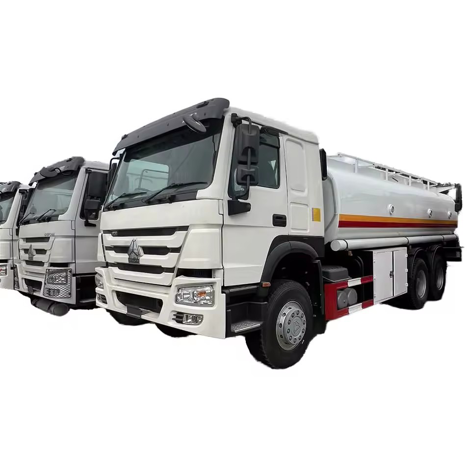 Y&uuml;ksek Kaliteli SINOTRUK HOWO 6 * 4 Ağır Hizmetli Yakıt Dağıtıcı Kamyon 20000L Yağ Tankı Kamyon