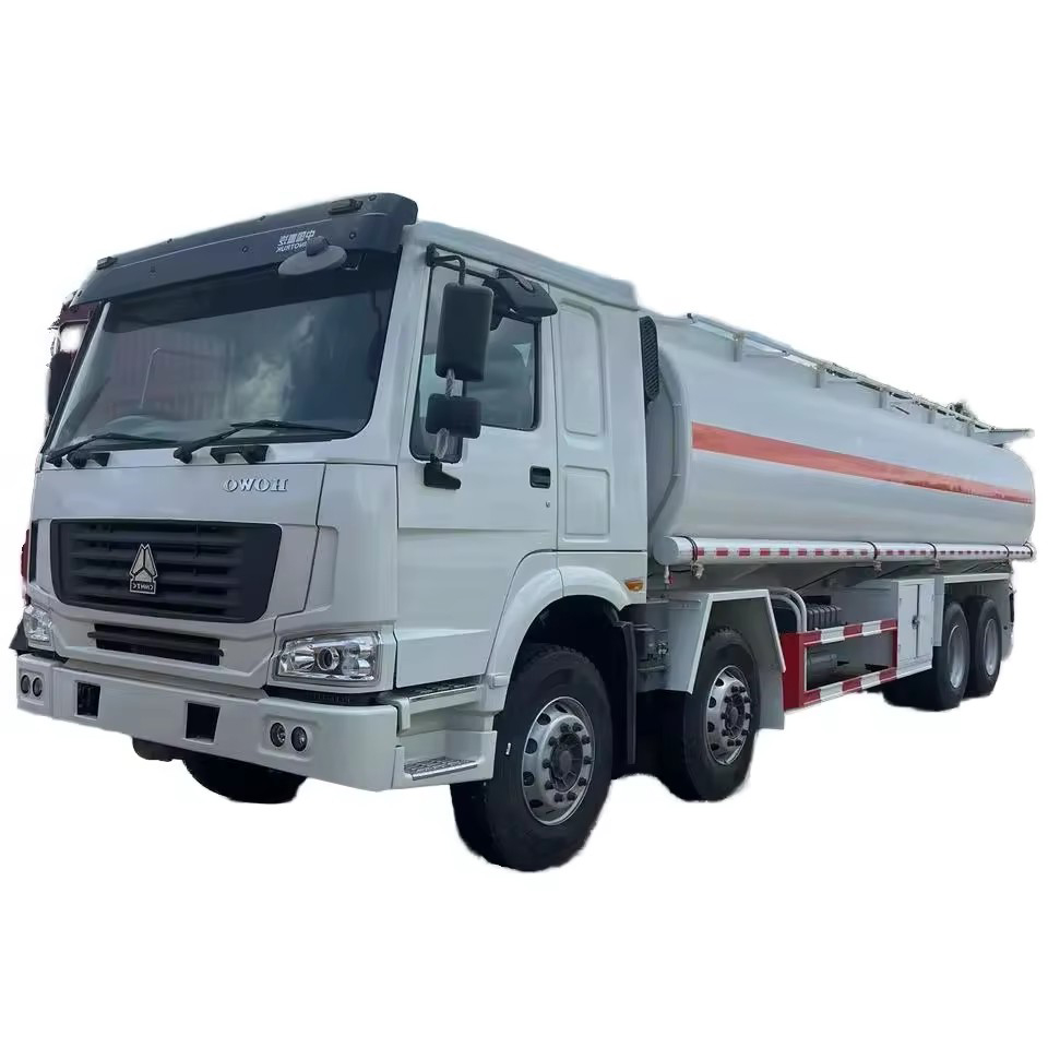 SINOTRUK HOWO 8x4 Yakıt Tankeri Kamyonu - 35T Yağ Taşımacılığı Ve Yakıt Bakımı