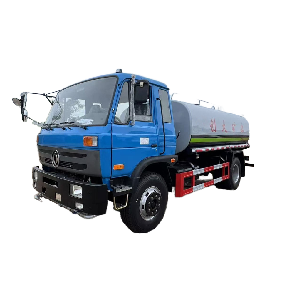 Su Ve İ&ccedil;me Su Tankı Taşımacılığı İ&ccedil;in 4 Tekerlekli Yeni 4x2 Dizel Yakıt Su Kamyonu