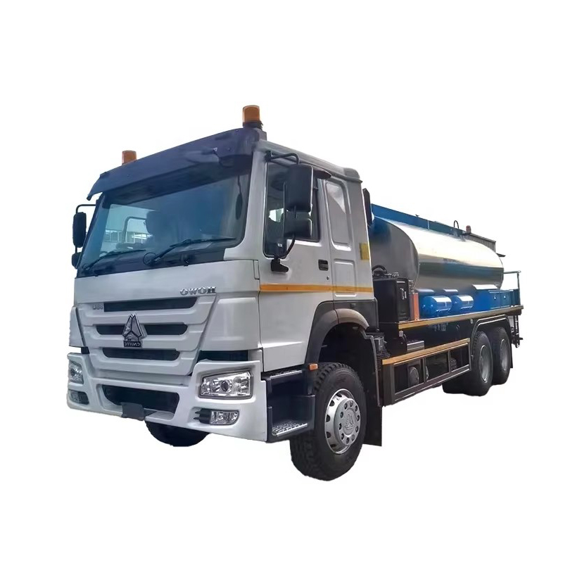 Howo 15 Ton Yol D&ouml;şeme Makineleri 6x4 Asfalt Dağıtıcı Kamyon Sıcak Yağ Bit&uuml;men P&uuml;sk&u