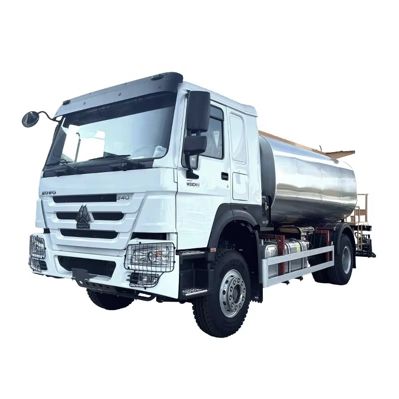 Sıcak İhracat Howo Yol D&ouml;şeme Makineleri 340HP 8CBM Asfalt Bit&uuml;men Dağıtıcı Kamyon Yol İnş